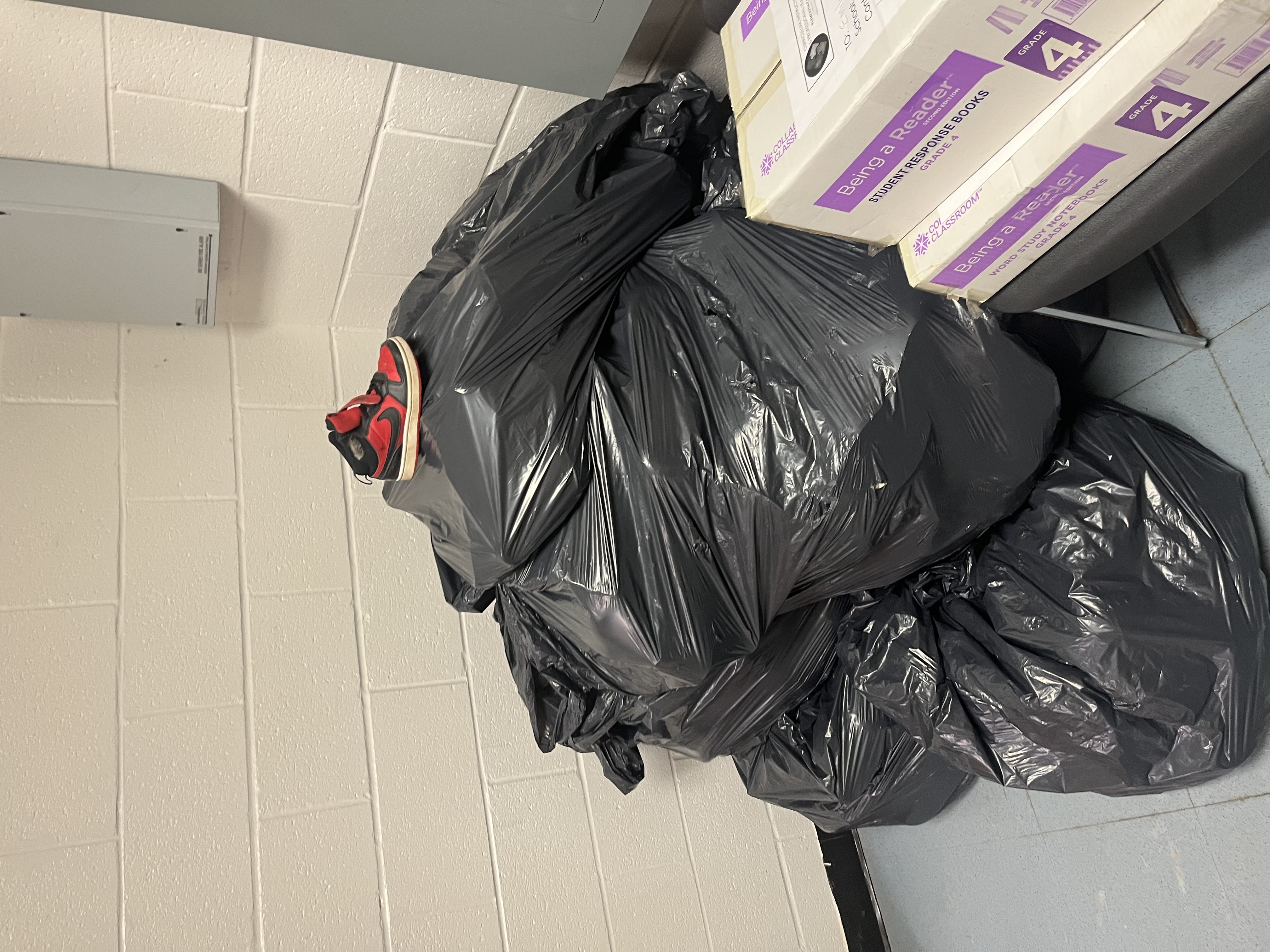 Contact illustration